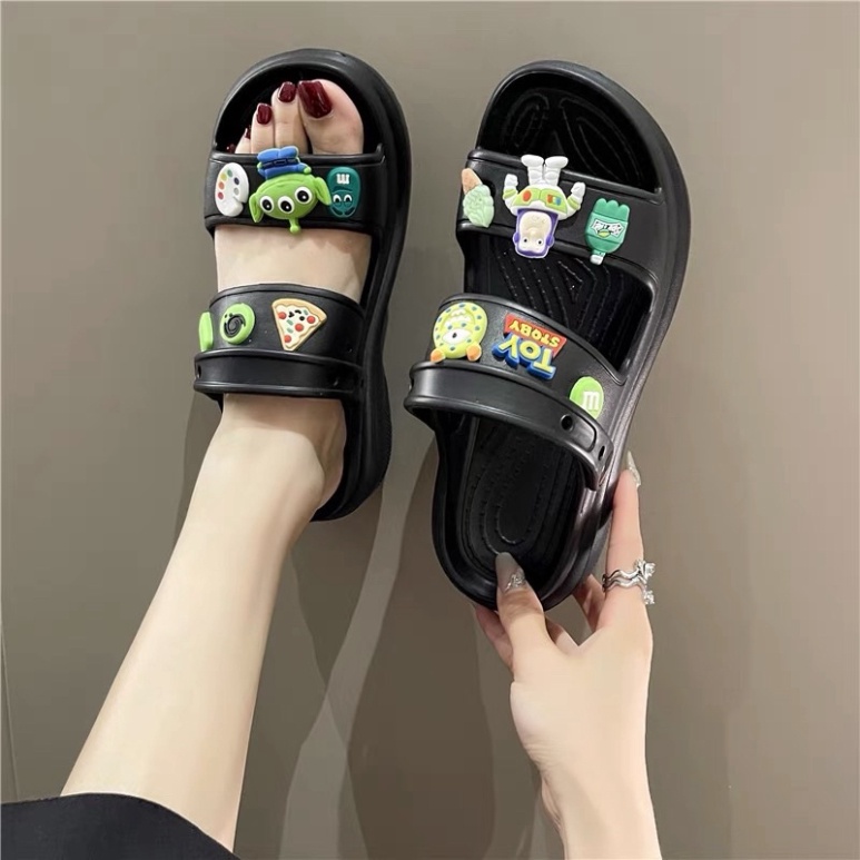 Dép Sandal Nữ Đế Độn 4cm tặng bộ 12 sticker (Form nhỏ) - Dép crocs nữ đi học chống nước siêu bền - DL166