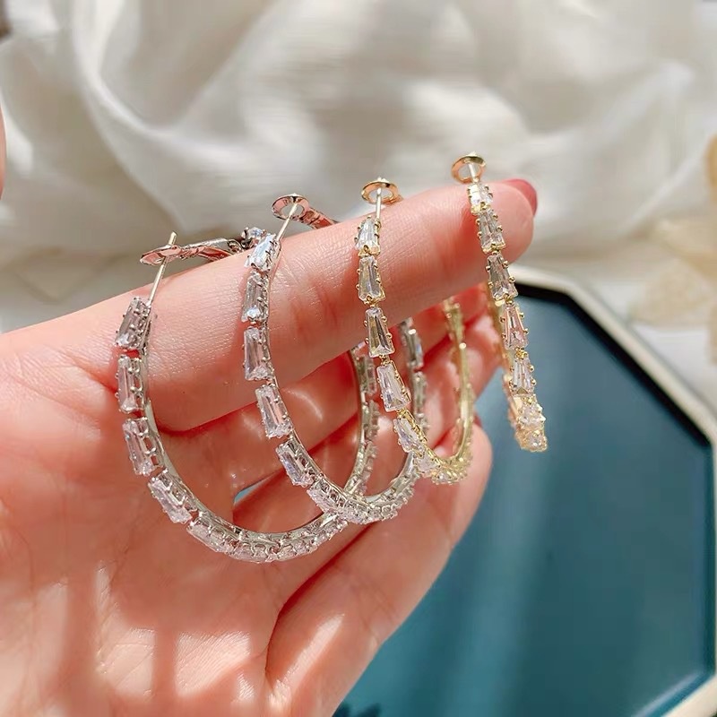 Khuyên Tai Tròn Phong Cách Hàn Quốc Đơn Giản Dễ Phối Đồ