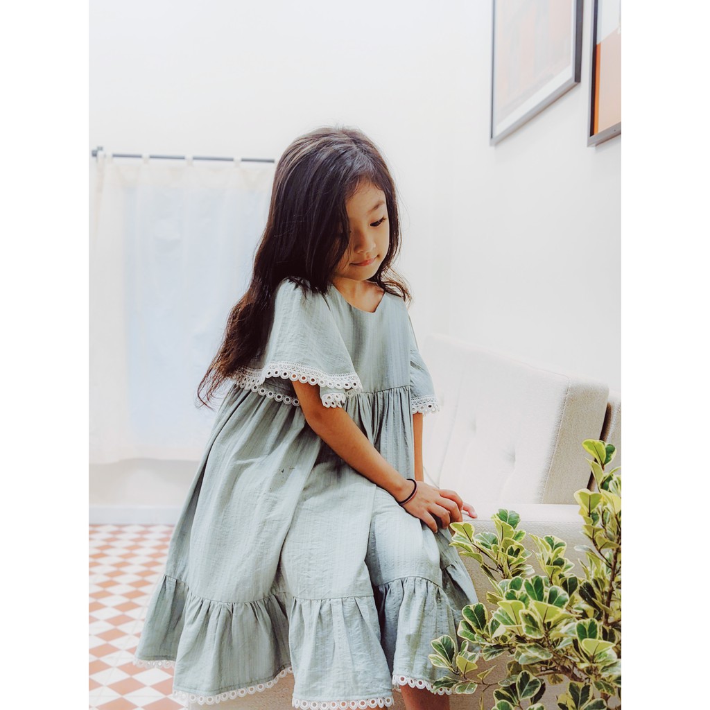 [BEBAE KIDSWEAR] Váy bé gái thiết kế Ermengarde màu xanh ngọc tay áo viền ren