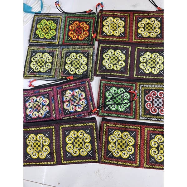 Ví Thổ cẩm thêu cầm tay