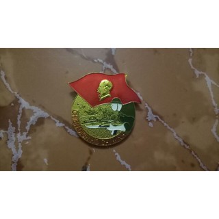 Huy hiệu Bác Hồ đeo ngực