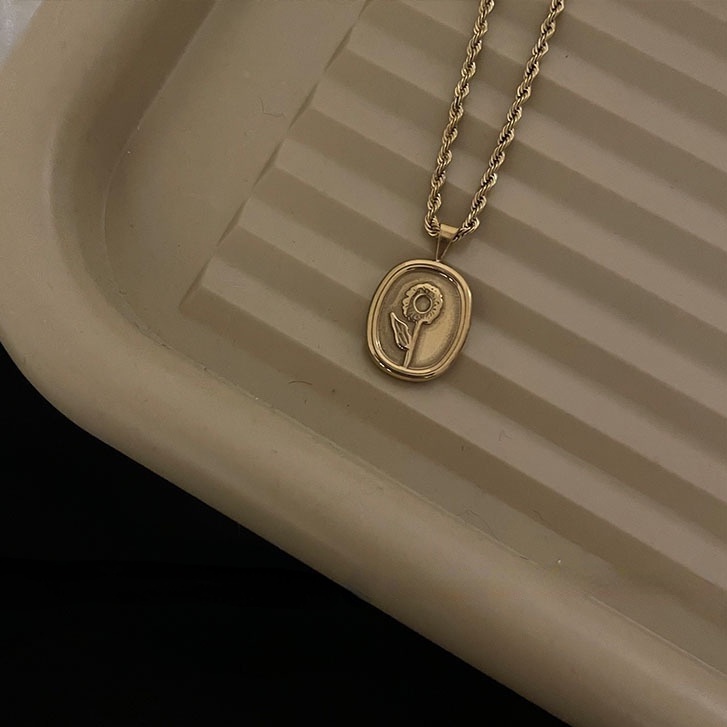 Dây Chuyền Ngắn Bằng Thép Titan Chất Lượng Cao Đơn Giản Hình Ngôi Sao Chân Dung Hoa Hồng Phong Cách retro Pháp Cho Nữ