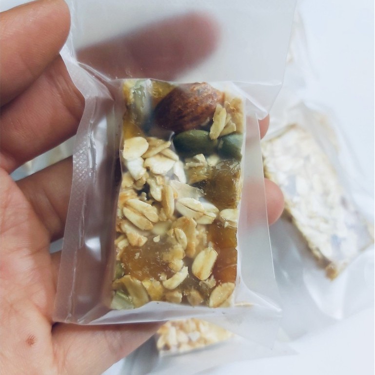 Hạt mix dinh dưỡng-Ngũ cốc granola giảm cân,ăn kiêng | Ăn sáng dinh dưỡng,tiện lơi | BigBuy360 - bigbuy360.vn