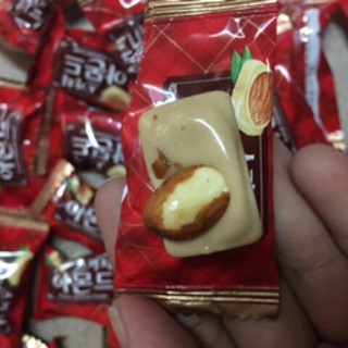 Kẹo hạnh nhân hàn quốc