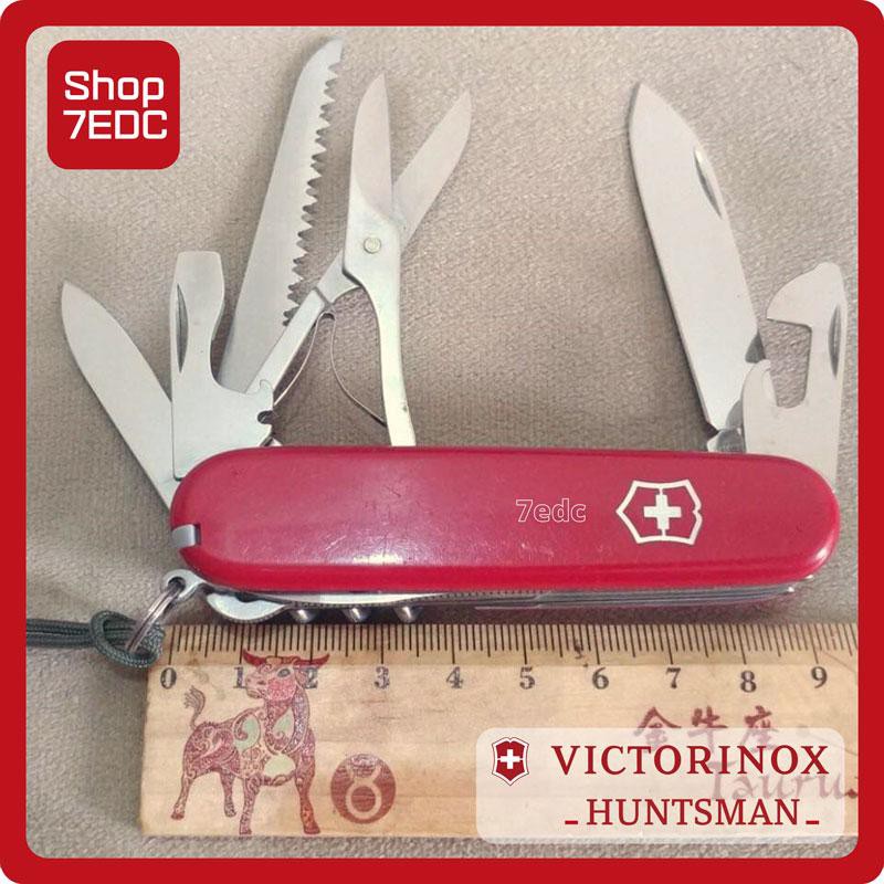 Dao đa năng Victorinox Huntsman đỏ