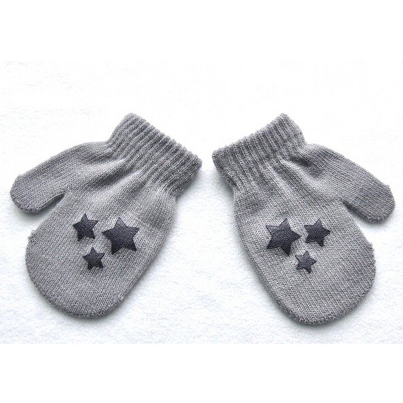 Đôi găng tay giữ ấm mùa đông cho bé