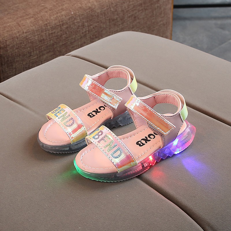 Giày sandal có đèn LED dễ thương cho bé gái