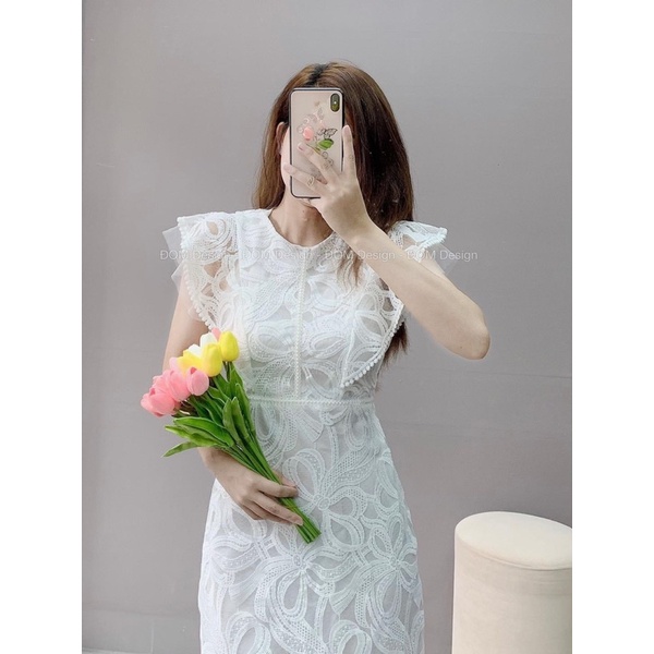 Váy ren tay cánh tiên phối ngọc