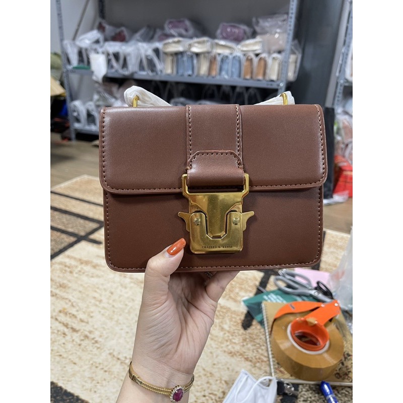 Cnk khoá mũi trâu