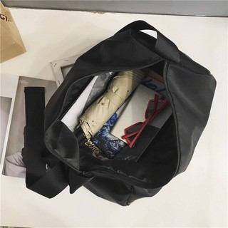 Túi đeo chéo cỡ lớn thời trang cá tính
