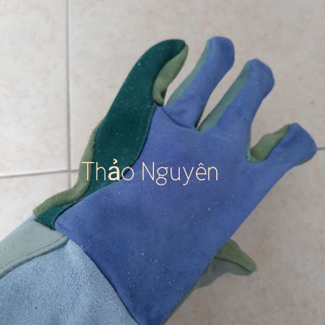 Găng tay da hàn dài 38cm . Màu ngẫu nhiên