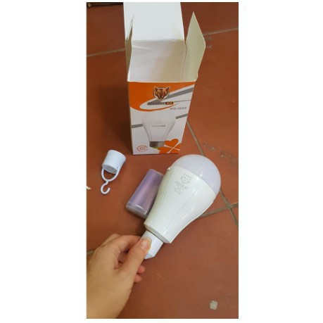 bóng đèn đui đèn tích điện đui xoáy 20w 2 pin