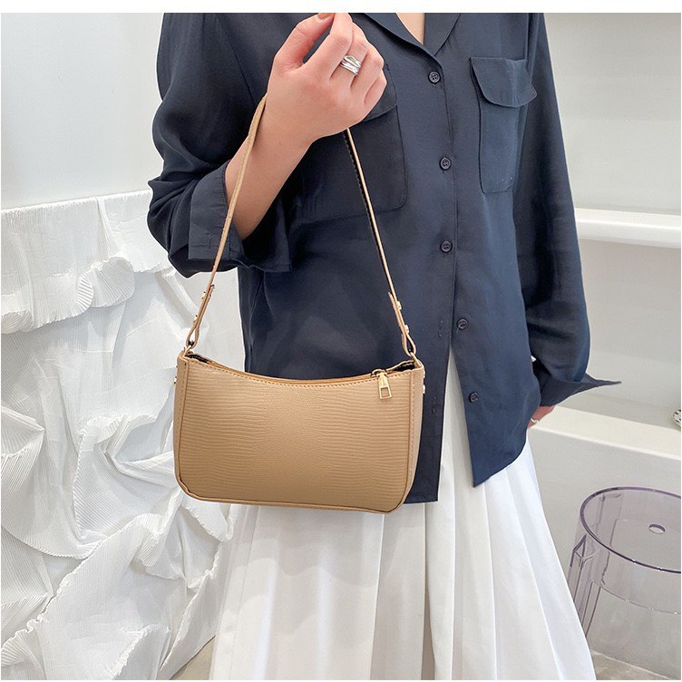 Túi đeo vai, túi kẹp nách nữ vân ngang thời trang giá rẻ BAG U KVT95