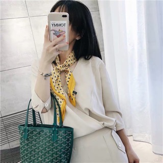 Khăn lụa vuông size 70x70.