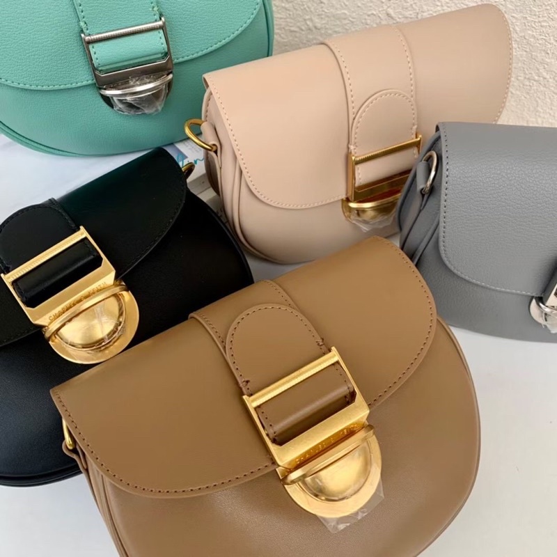 Túi đeo chéo dáng khuyết sz20cm