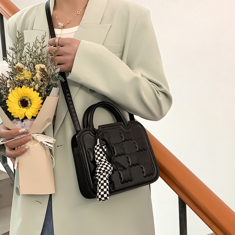 Túi xách JASMIN NOIR họa tiết caro phối tua rua thời trang cho nữ