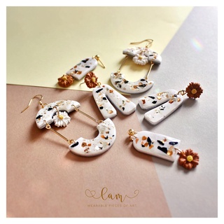 Bông tai terrazzo màu be phối hoa cúc | Trang sức hoa tai thủ công đất sét polymer | LAM Jewelry