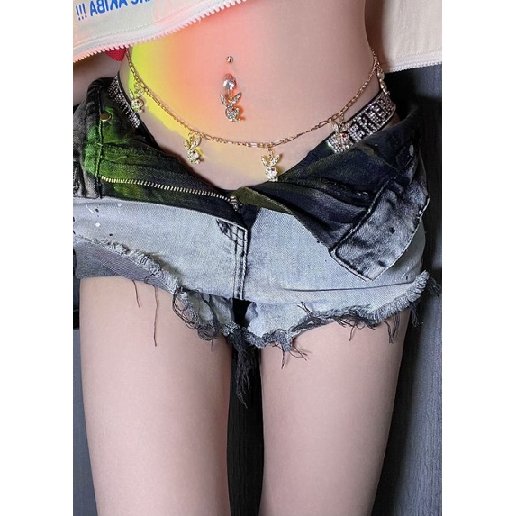 Khuyên rốn thỏ playboy