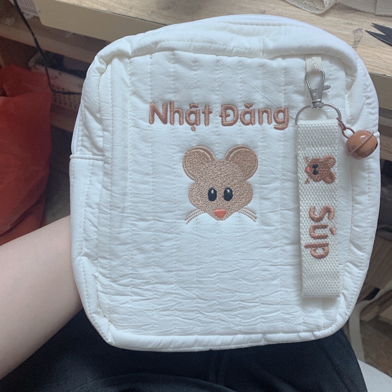 Balo đi học thêu tên chống thất lạc cho bé