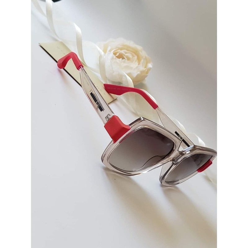 Mắt kính mát nữ McQueen by Alexander McQueen