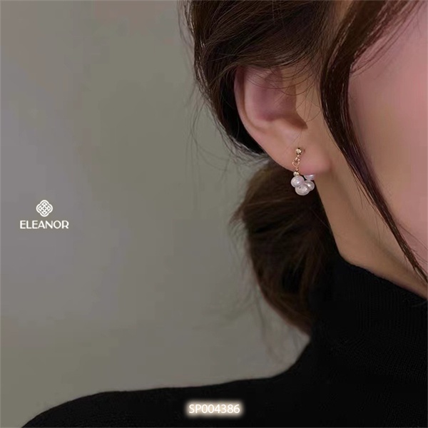 Bông tai nữ ngọc trai nhân tạo Eleanor Accessories dáng thả phụ kiện trang sức 4386