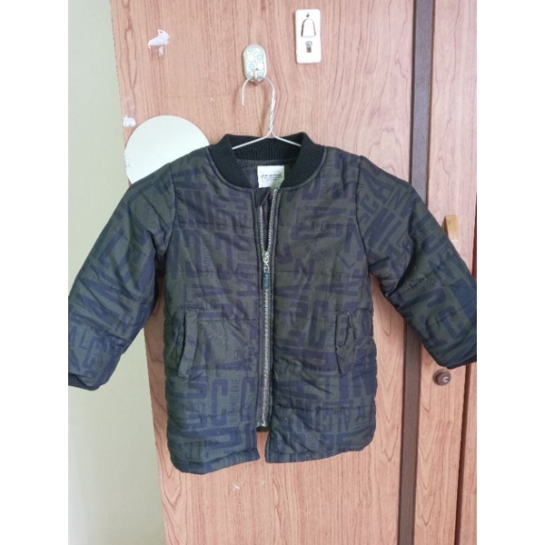 Pass Áo phao Bé trai Zara.