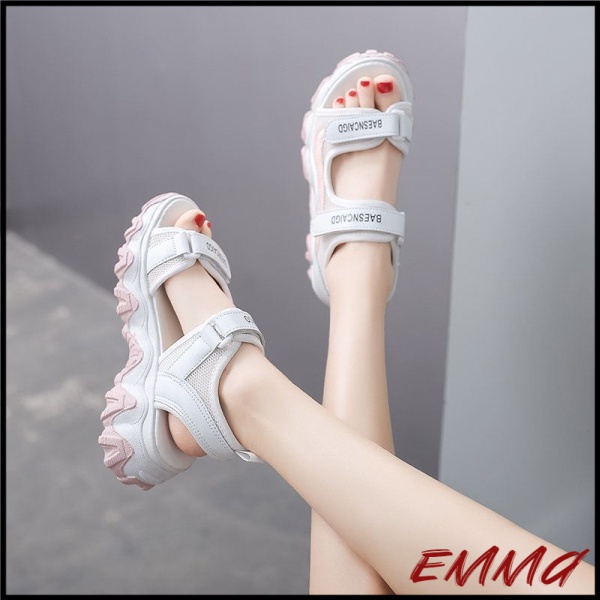Giày sandal đi học Sandal 2 quai Giày Sandal Thể Thao Đế Dày Mềm Nhẹ Phong Cách ulzzang Thời Trang Mùa Hè Dành Cho Nữ Size 35-40 Sandal Quai Ngang Giày quai hậu nữ Dép vai hậu nữ Dép quai hậu nữ