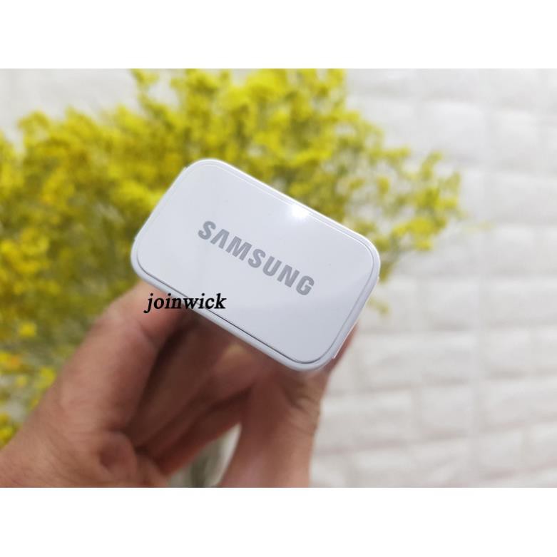 Trọn bộ Sạc nhanh zin máy cho Samsung C9 Pro, A5 2017, A7 2017, A8 2018, A9 2018 và cáp USB Type-C màu trắng zin máy.