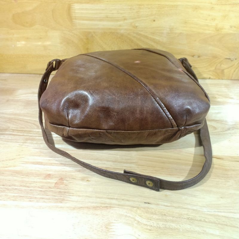 Túi xách đeo vai da thật secondhand  170809