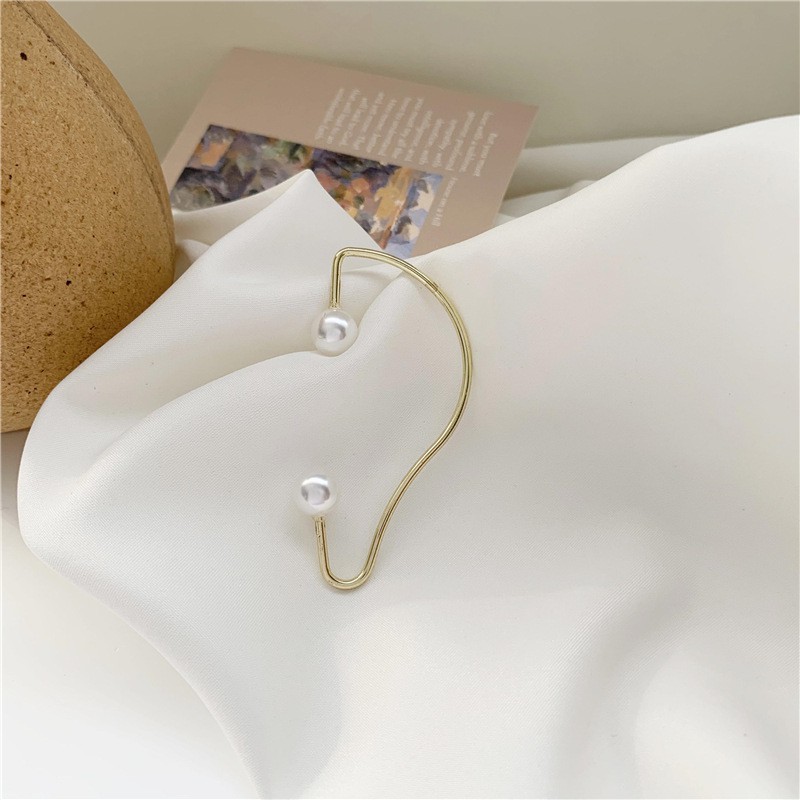 Khuyên tai kẹp vành một bên không bấm lỗ K150 bằng hợp kim mạ vàng hoặc bạc dáng cài (1 chiếc)