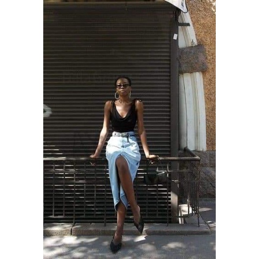 Chân váy chất liệu jean xòe