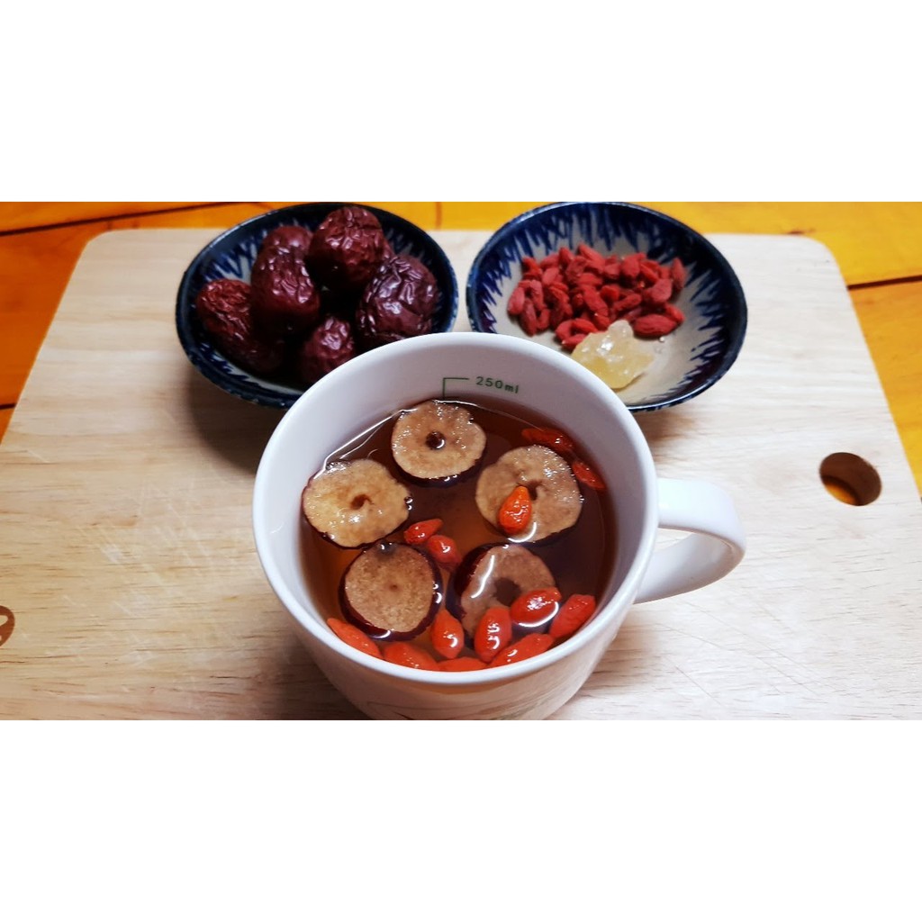Táo đỏ 💕NGON NGỌT💕 Táo sấy khô Hàn Quốc hộp 1kg, ai cũng có thể dùng