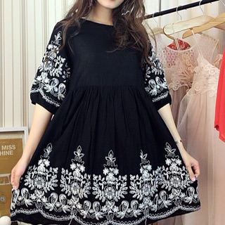 Đầm babydoll tay lỡ thêu chân hoa