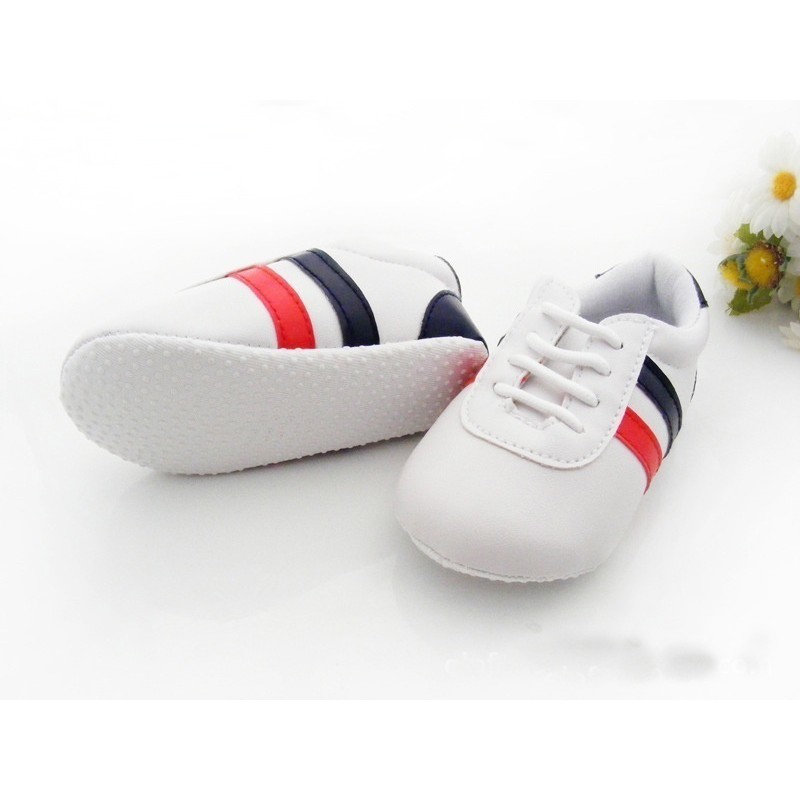 Giày phong cách thể thao năng động dễ thương dành cho các bé 0-12 tháng