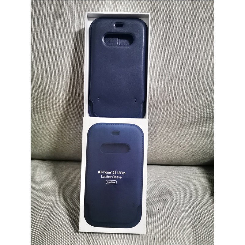 Bao da iphone 12 Magsafe có ngăn đựng thẻ tiện lợi iphone 12 pro max Leather Sleeve with MagSafe | BigBuy360 - bigbuy360.vn