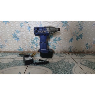 máy bắn vít hitachi