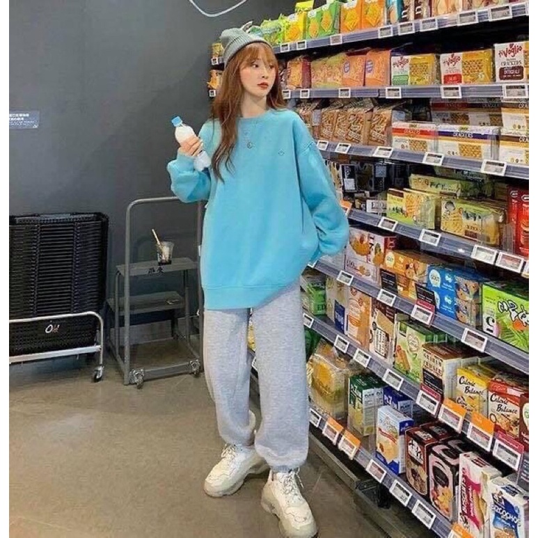 Sét Bộ Xám Chất Nỉ Dày Áo From Rộng oversize với Quần Nỉ Bom màu Xám Be phong cách Unisex