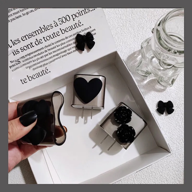 Vỏ Bọc Bảo Vệ Hộp Sạc Tai Nghe iPhone 18W 20W Màu Đen Bằng TPU Mềm