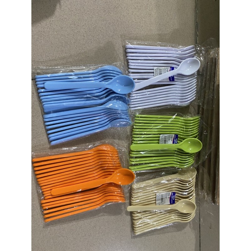 sét 10 thìa nhựa cho bé (2 cỡ to và nhỏ)