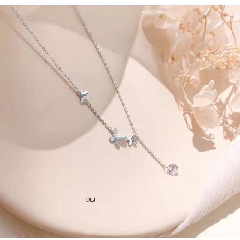 Dây chuyền nữ Bạc ta, Thiết kế dây liền mặt hình bươm bướm Nhẹ nhàng tinh tế. Điểm 10 phong cách nàng thơ - Bạc Nomi