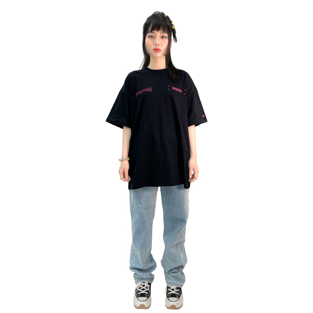 Áo Thun 5THEWAY Trong Bộ Sưu Tập Public Icon Với Thiết Kế Letter Drop Shoulder màu đen