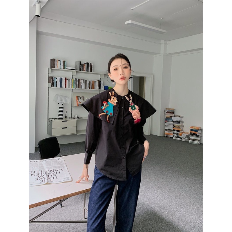 Áo sơ mi đen tay dài phối bèo in hình thỏ dễ thương phong cách retro Hàn Quốc