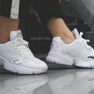 Giày sneaker Facol màu trắng
