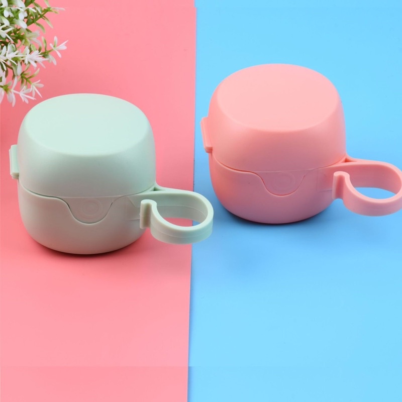Hộp nhựa đựng ti giả/ núm ti hai màu pastel xinh xắn móc treo