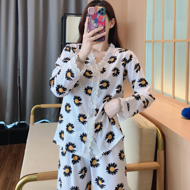 Set Đồ Ngủ Bằng Lụa Satin In Họa Tiết Hoa Cúc Dành Cho Nữ