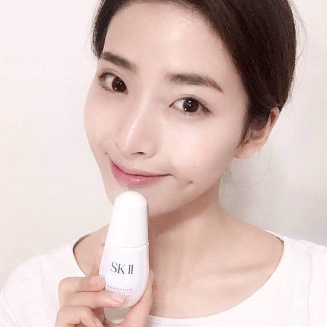 SERUM DƯỠNG TRẮNG SK-II GENOPTICS AURA ESSENCE