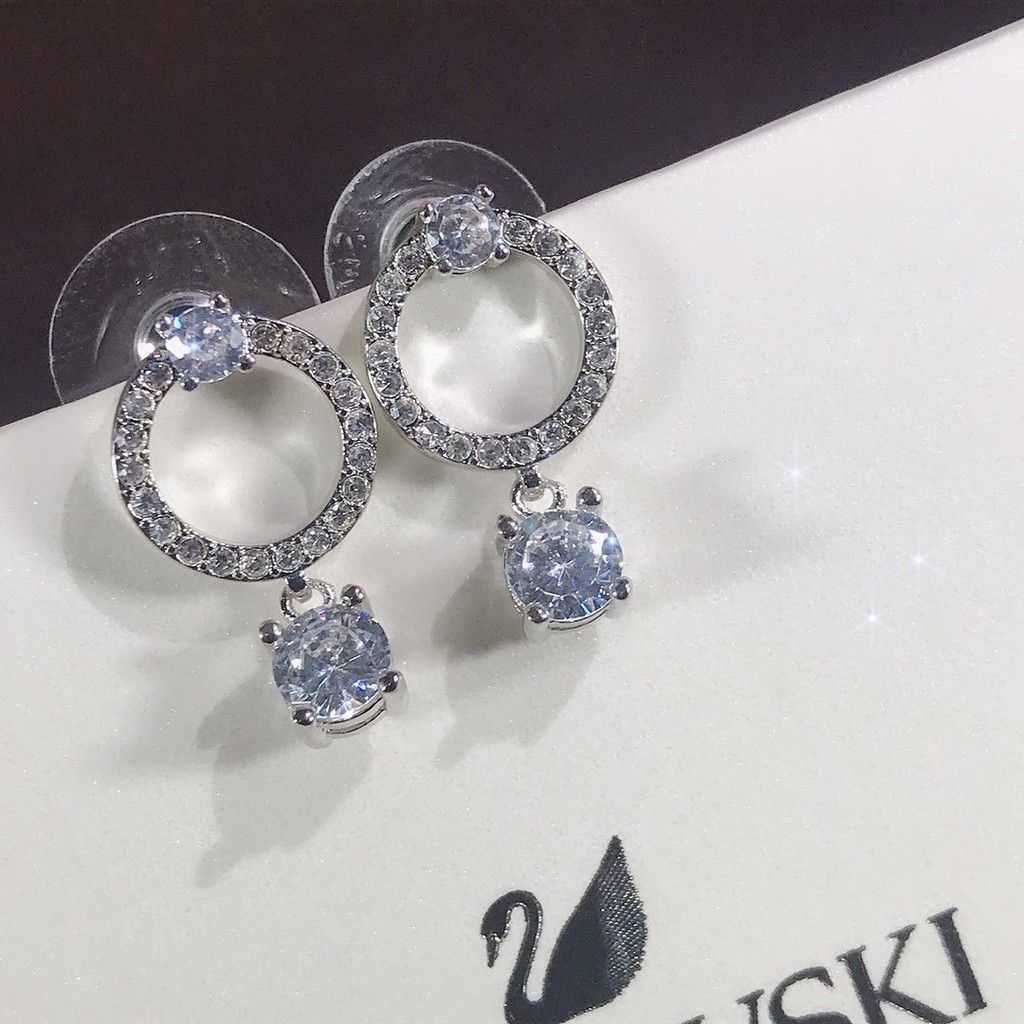 Khuyên tai mặt nhẫn tròn cuốn hút Swarovski