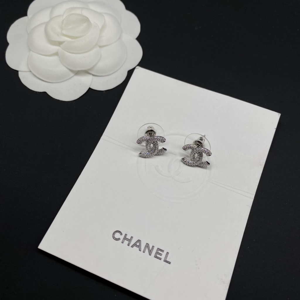 Hoa Tai Chữ C Đính Đá Kim Cương Phong Cách Mới