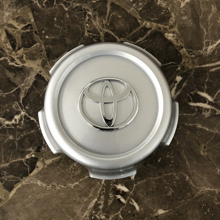 Logo chụp mâm, ốp lazang bánh sau xe ô tô Toyota Land Cruiser 1998-2002: TY-031