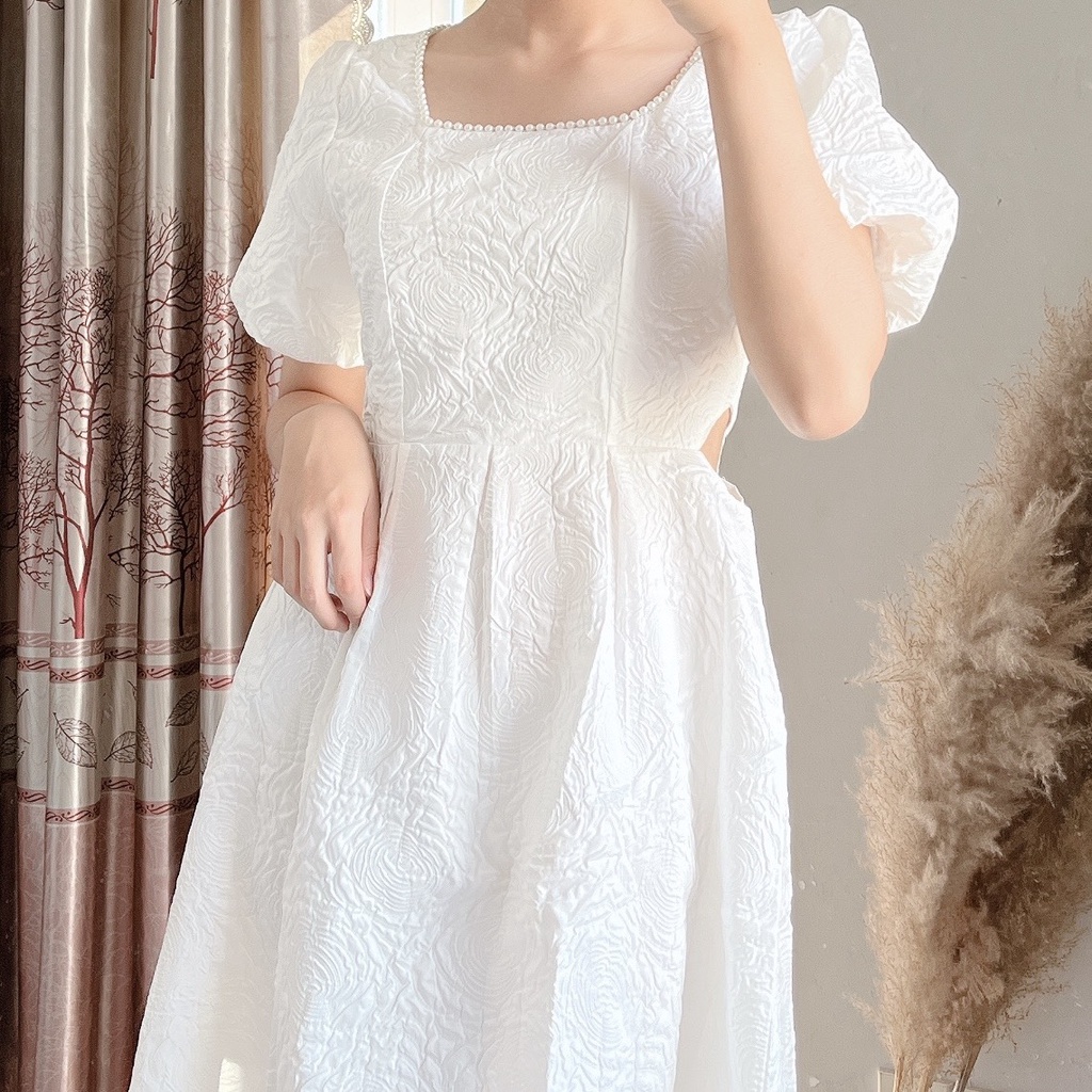 Đầm Váy Xốp Vân Hoa Tay Phồng Cổ Vuông Viền Ngọc Trai Tà Váy Xòe Dài Đến Đầu Gối Trẻ Trung | Smide Clothing